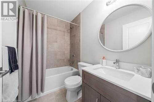 720 Grey Street Unit# 11, Brantford, ON - Indoor Photo Showing Bathroom