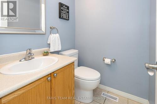 28 Sun King Crescent, Barrie, ON - Indoor Photo Showing Bathroom