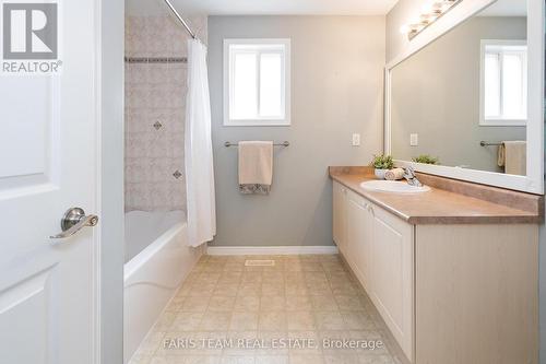 28 Sun King Crescent, Barrie (Innis-Shore), ON - Indoor Photo Showing Bathroom