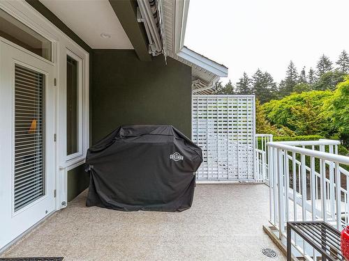 766 Cordova Bay Rd, Saanich, BC 