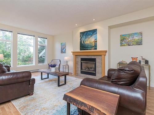 766 Cordova Bay Rd, Saanich, BC 