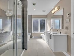 Ensuite bathroom - 