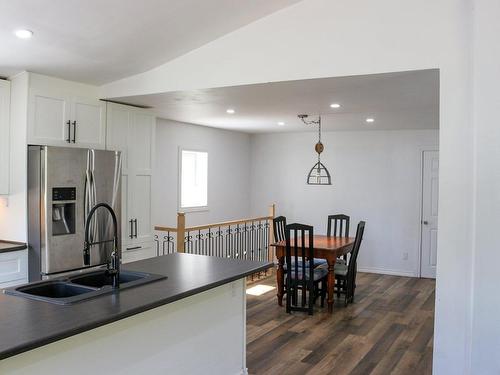 Dining room - 511 Ch. Des Lots, Saint-Gabriel-De-Brandon, QC - Indoor Photo Showing Kitchen With Double Sink