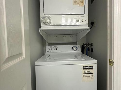 2006-33 Empress Ave, Toronto, ON - Indoor Photo Showing Laundry Room