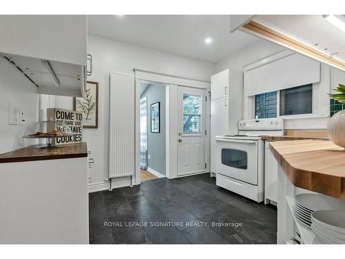 141 Hanson St, Toronto, ON - Indoor Photo Showing Kitchen