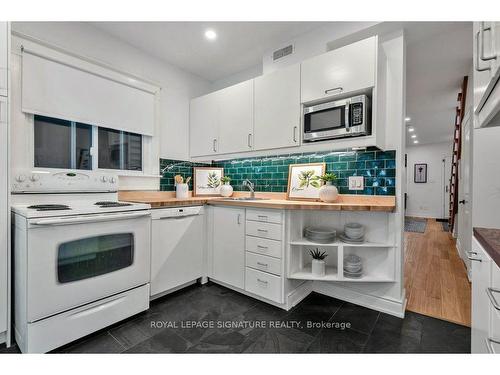 141 Hanson St, Toronto, ON - Indoor Photo Showing Kitchen