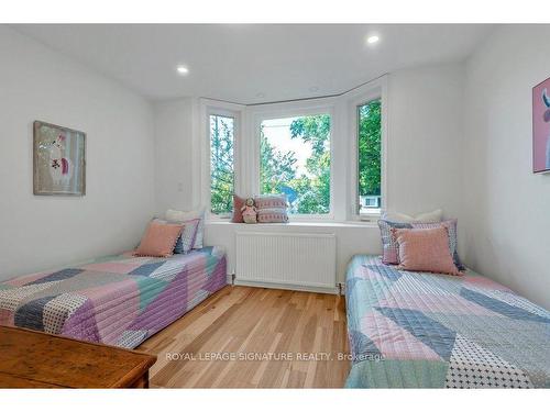 141 Hanson St, Toronto, ON - Indoor Photo Showing Bedroom