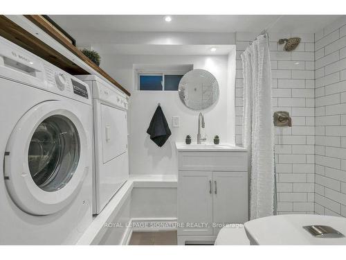 141 Hanson St, Toronto, ON - Indoor Photo Showing Laundry Room