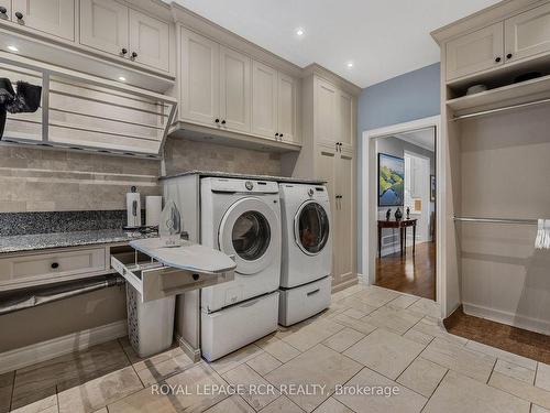 56 Sandbanks Dr, Richmond Hill, ON - Indoor Photo Showing Laundry Room