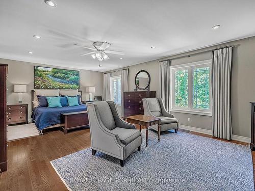 56 Sandbanks Dr, Richmond Hill, ON - Indoor Photo Showing Bedroom