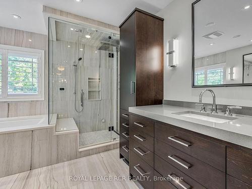 56 Sandbanks Dr, Richmond Hill, ON - Indoor Photo Showing Bathroom