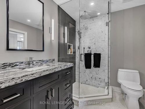 56 Sandbanks Dr, Richmond Hill, ON - Indoor Photo Showing Bathroom