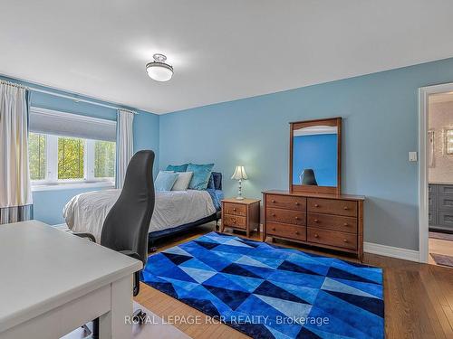 56 Sandbanks Dr, Richmond Hill, ON - Indoor Photo Showing Bedroom