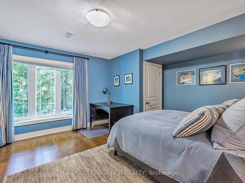 56 Sandbanks Dr, Richmond Hill, ON - Indoor Photo Showing Bedroom