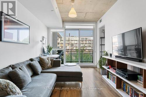 308 - 665 Kingston Road, Toronto, ON - Indoor Photo Showing Living Room