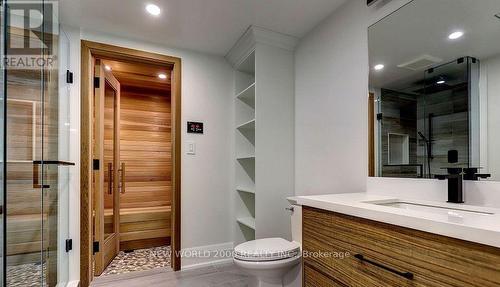 481 Chartwell Road, Oakville (Eastlake), ON - Indoor Photo Showing Bathroom