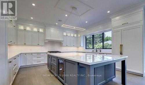 481 Chartwell Road, Oakville, ON - Indoor Photo Showing Kitchen With Upgraded Kitchen