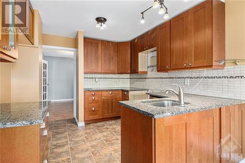 1407 Laurin Crescent, Ottawa, ON - Indoor Photo Showing Kitchen