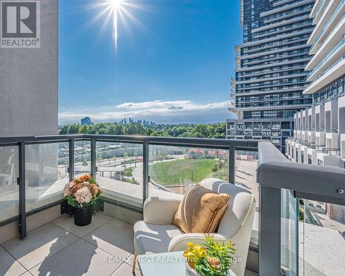 422 - 30 Inn On The Park Drive, Toronto, ON - Outdoor