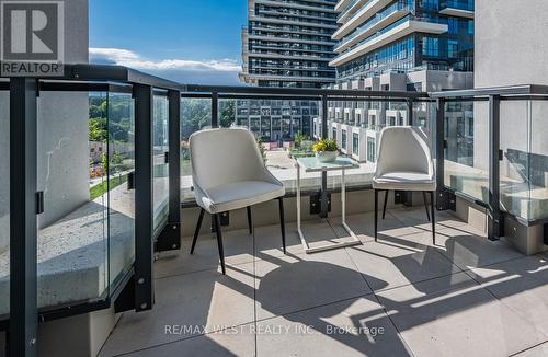 422 - 30 Inn On The Park Drive, Toronto, ON - Outdoor