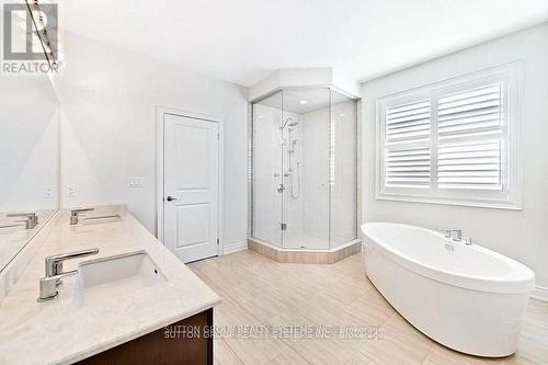 3021 Parsonage Crescent, Oakville, ON - Indoor Photo Showing Bathroom