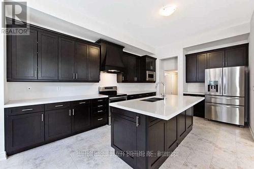 3021 Parsonage Crescent, Oakville, ON - Indoor Photo Showing Kitchen With Double Sink