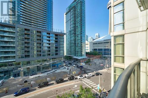 805 - 10 Navy Wharf Court, Toronto (Waterfront Communities), ON - Outdoor With Facade