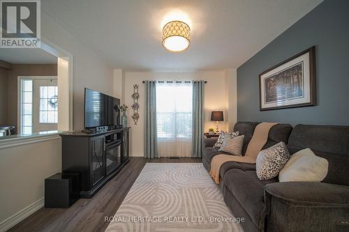 42 - 2800 Courtice Road, Clarington (Courtice), ON - Indoor Photo Showing Living Room