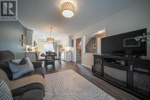 42 - 2800 Courtice Road, Clarington (Courtice), ON - Indoor Photo Showing Living Room