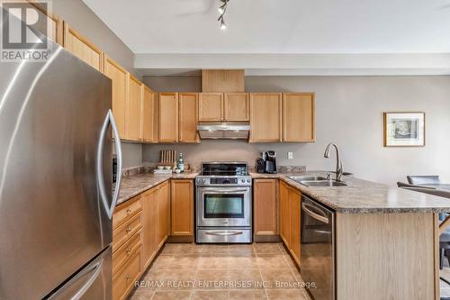 3327 Eglinton Avenue W, Mississauga (Churchill Meadows), ON - Indoor Photo Showing Kitchen With Double Sink