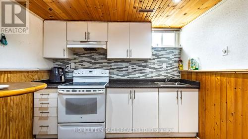 107 Seaborn Road, Brampton (Madoc), ON - Indoor Photo Showing Kitchen With Double Sink