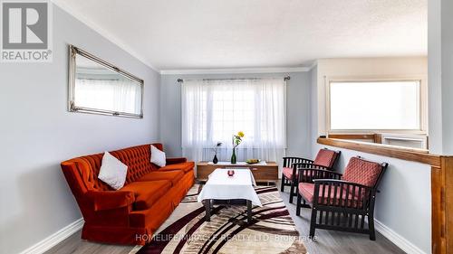 107 Seaborn Road, Brampton, ON - Indoor Photo Showing Living Room