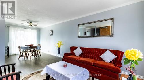 107 Seaborn Road, Brampton (Madoc), ON - Indoor Photo Showing Living Room