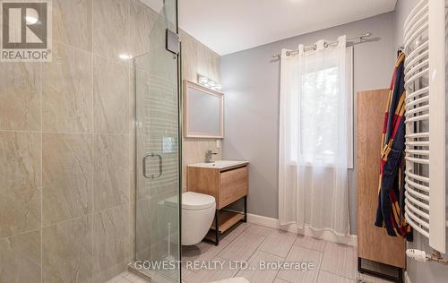 18 Atkinson Avenue, Toronto (West Hill), ON - Indoor Photo Showing Bathroom