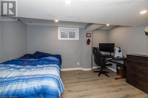 218 5Th Avenue W, Owen Sound, ON - Indoor Photo Showing Bedroom