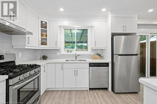 3257 Hornbeam Crescent, Mississauga, ON - Indoor Photo Showing Kitchen With Double Sink