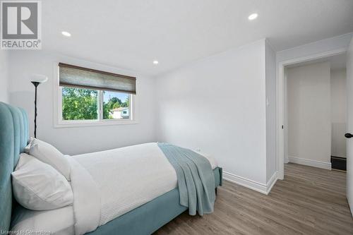 3257 Hornbeam Crescent, Mississauga, ON - Indoor Photo Showing Bedroom