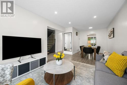 3257 Hornbeam Crescent, Mississauga, ON - Indoor Photo Showing Living Room