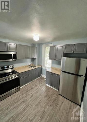 1055 Somerset Street Unit#2, Ottawa, ON - Indoor Photo Showing Kitchen