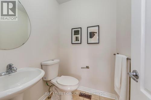 22 Dairy Avenue, Richmond Hill (Oak Ridges), ON - Indoor Photo Showing Bathroom