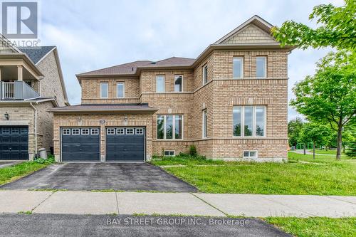 22 Dairy Avenue, Richmond Hill, ON - Outdoor With Facade