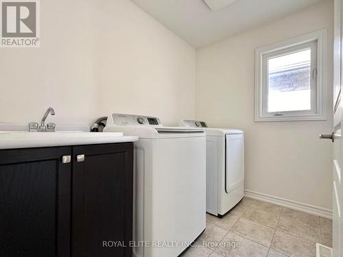 52 Lampkin Street, Georgina, ON - Indoor Photo Showing Laundry Room