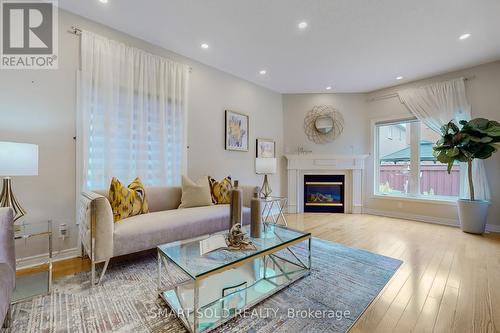 9 Casa Nova Drive, Vaughan, ON - Indoor Photo Showing Living Room With Fireplace