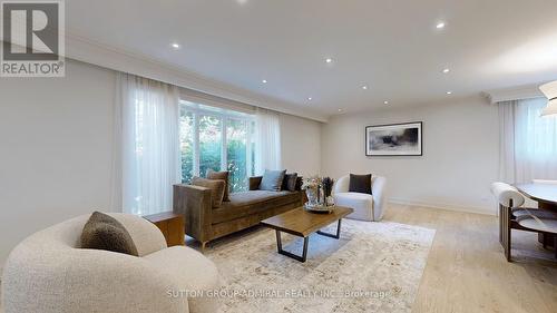 25 Silver Aspen Drive, Markham (Royal Orchard), ON - Indoor Photo Showing Living Room