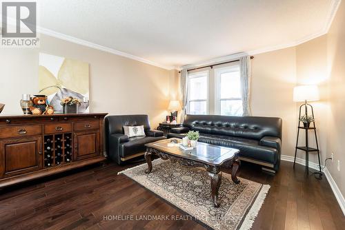 258 Brickstone Circle, Vaughan, ON - Indoor Photo Showing Living Room