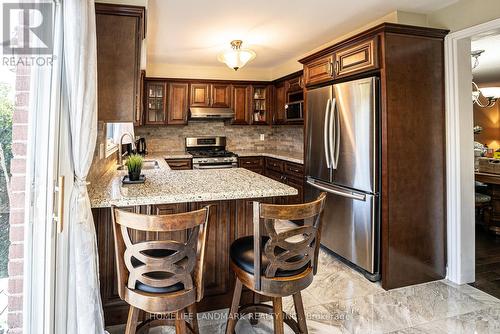 258 Brickstone Circle, Vaughan, ON - Indoor Photo Showing Kitchen