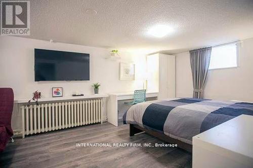 1120 Glencairn Avenue, Toronto (Yorkdale-Glen Park), ON - Indoor Photo Showing Bedroom