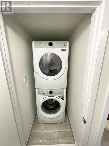 1402 - 1856 Notion Road, Pickering (Village East), ON - Indoor Photo Showing Laundry Room