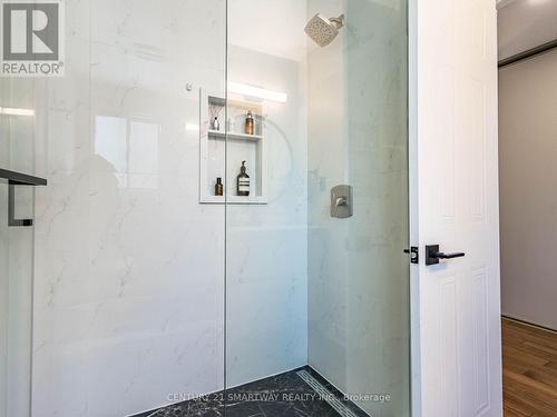 195 Romain Crescent, Oakville (College Park), ON - Indoor Photo Showing Bathroom