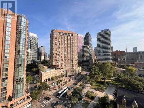 1002 - 1080 Bay Street, Toronto (Bay Street Corridor), ON - Outdoor With Facade